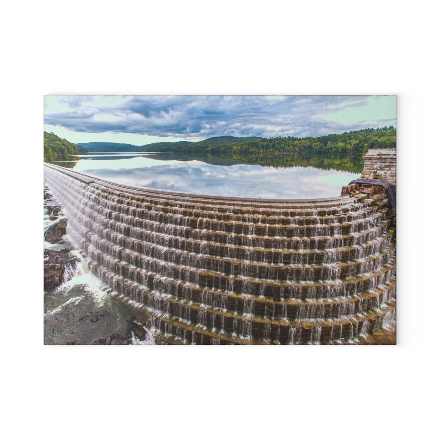 Top of CROTON DAM Glass Cutting Board