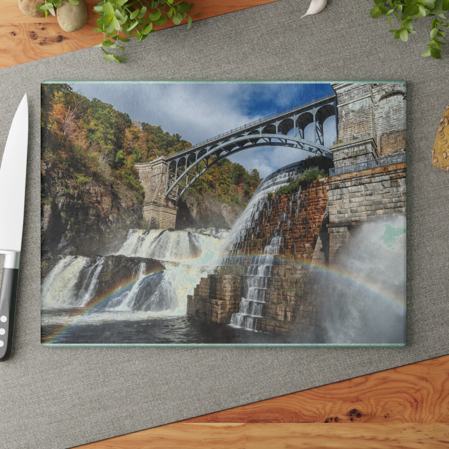 CROTON DAM Glass Cutting Board